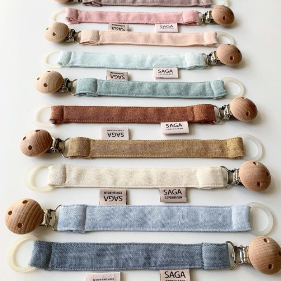 Saga Copenhagen - Pacifier Clip - Green Tea - Organic Cotton
