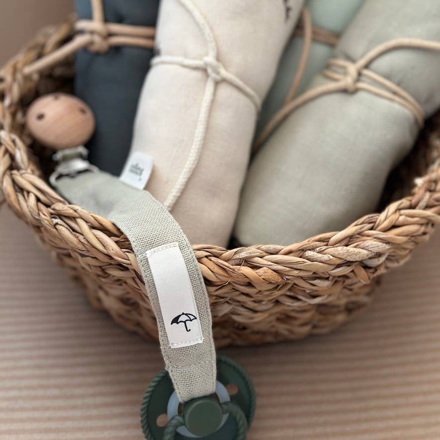 Saga Copenhagen - Pacifier Clip - Green Tea - Organic Cotton