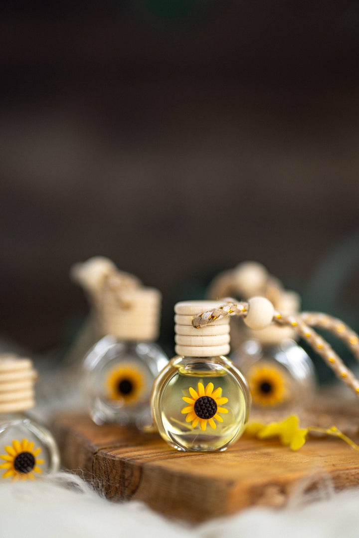 MySunshineCandless - SunFlower Car Diffuser,Air Freshener,Cute Flower Design Car accessories for women ,Hanging Diffuser , Luxury/ Spring/Summer Car Diffuser