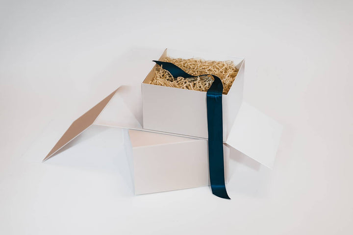 Giften Market - Magnetic White Folding Gift Box - Luxury Gift Wrap