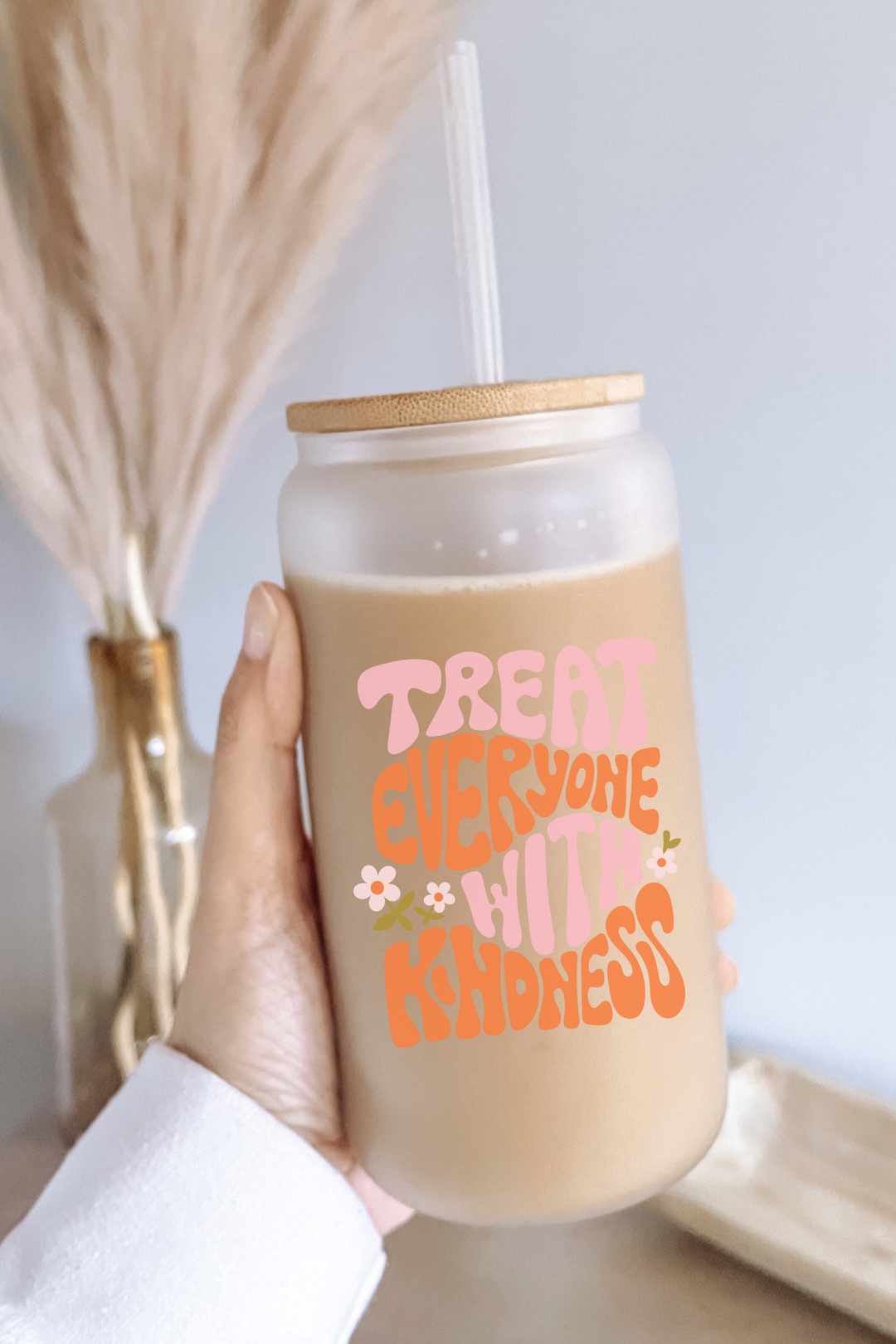 Boho + Babe - Treat Everyone with Kindness 16 oz Glass Cup with Bamboo Lid