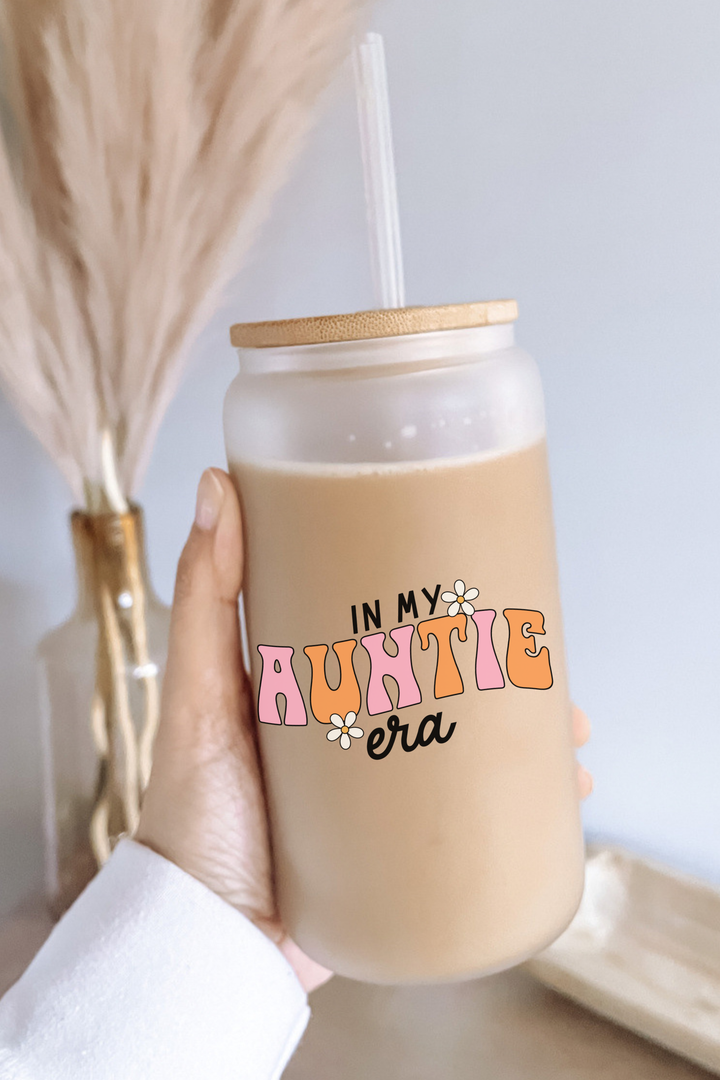 Boho + Babe - In my Auntie Era 16 oz Glass Cup with Bamboo Lid