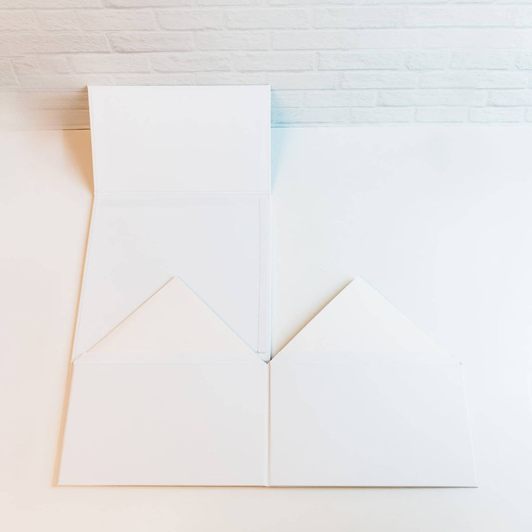 Giften Market - Magnetic White Folding Gift Box - Luxury Gift Wrap