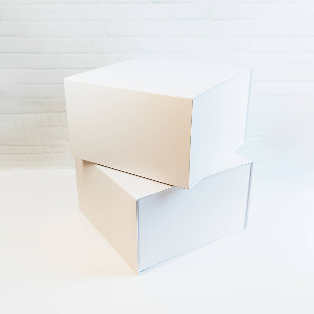 Giften Market - Magnetic White Folding Gift Box - Luxury Gift Wrap