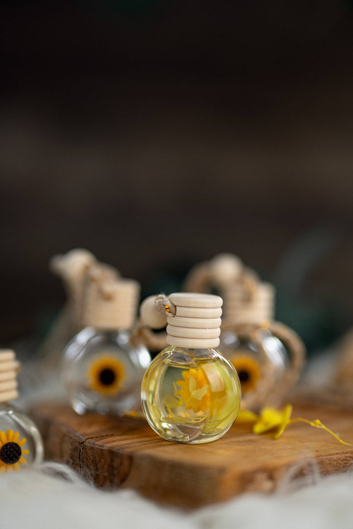 MySunshineCandless - SunFlower Car Diffuser,Air Freshener,Cute Flower Design Car accessories for women ,Hanging Diffuser , Luxury/ Spring/Summer Car Diffuser