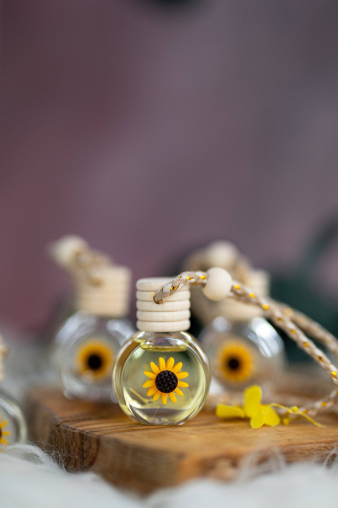 MySunshineCandless - SunFlower Car Diffuser,Air Freshener,Cute Flower Design Car accessories for women ,Hanging Diffuser , Luxury/ Spring/Summer Car Diffuser