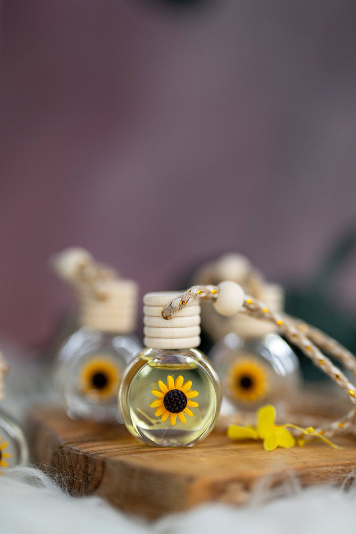 MySunshineCandless - SunFlower Car Diffuser,Air Freshener,Cute Flower Design Car accessories for women ,Hanging Diffuser , Luxury/ Spring/Summer Car Diffuser